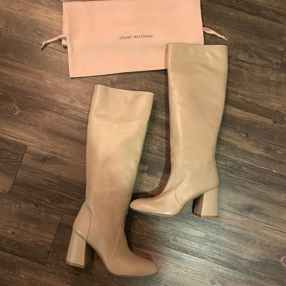 Stuart Weitzman Flareblock 85 Leather Heeled Boots - Dune - Picture 5 of 14
